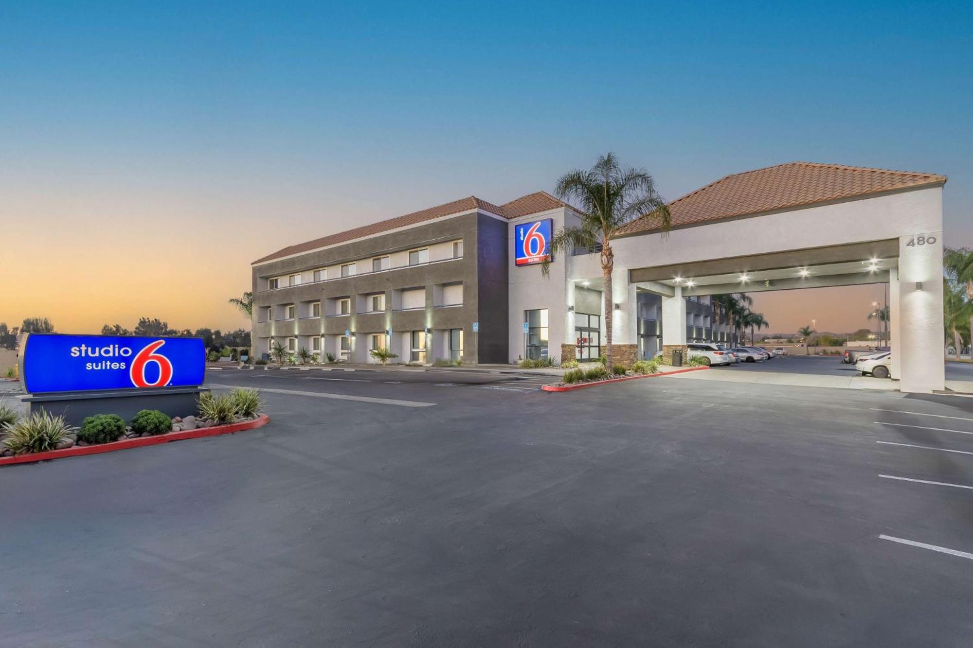 Red Lion Inn&Suites Perris Exterior foto